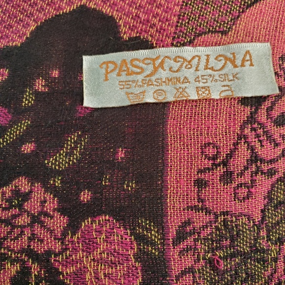 Scaves - Picture 2 of 2